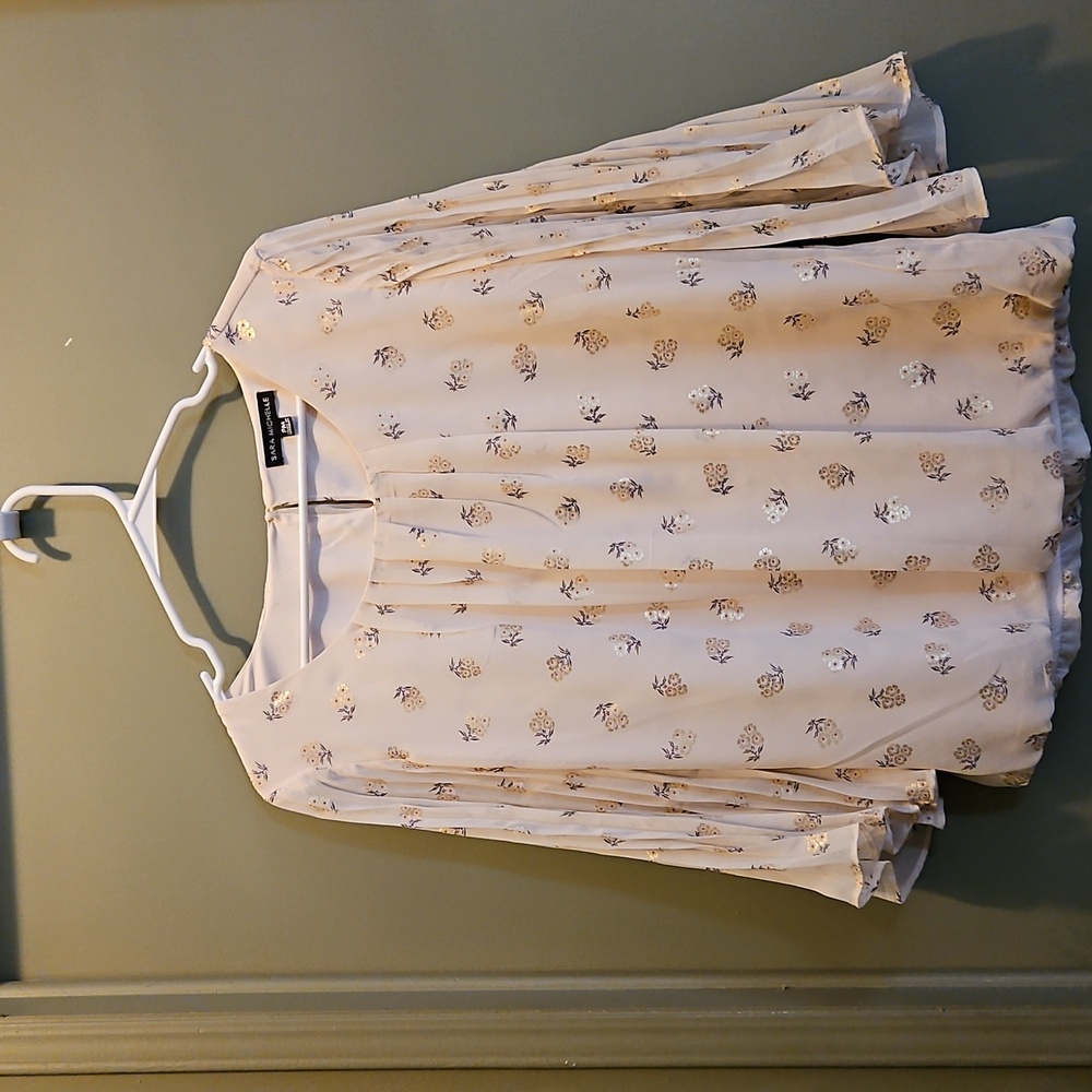 Sara Michelle blouse ...Medium Petite...NWT